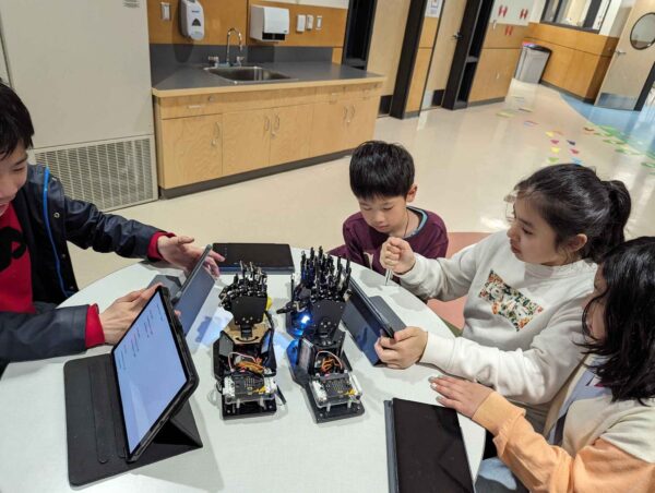 Electronics with Micro :bits and Robots for Ages 9 to 12 - July 21 to 25 - Image 17